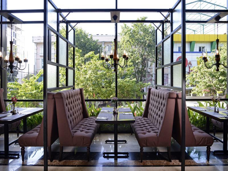 Aria Centra Hotel 4*